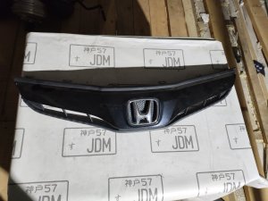 Решетка радиатора HONDA FIT