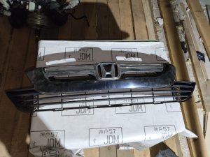 Решетка радиатора HONDA CR-V