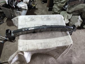 Передний усилитель бампера аккорд 8 2232 HONDA ACCORD