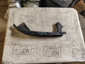Крепление под фару перед право HONDA STREAM RN6 2012