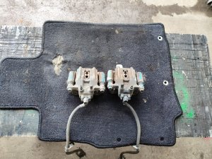 Задние тормозные суппорта пара HONDA CR-V RD7 2006