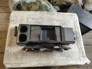 Столик между сиденьями HONDA ODYSSEY