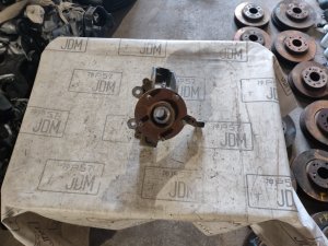 Ступица передняя левая MAZDA AXELA