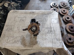 Ступица передняя правая MAZDA AXELA