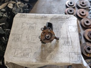 Ступица передняя левая MAZDA AXELA