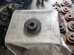 Тормозной диск передний правый MAZDA AXELA