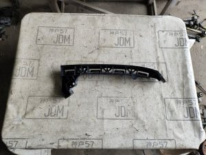 Крепление под фару перед лево HONDA STREAM RN6 2012