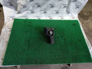 подушка двигателя передняя TOYOTA WISH 4WD